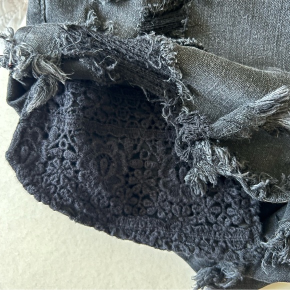 American Eagle Distressed Black Denim Shorts - Picture 5 of 5